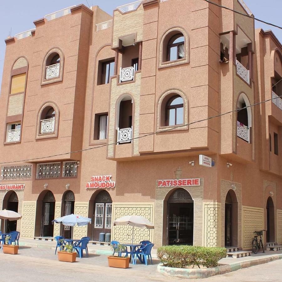 Hotel Amoudou فندق أمودو Тизнит Екстериор снимка