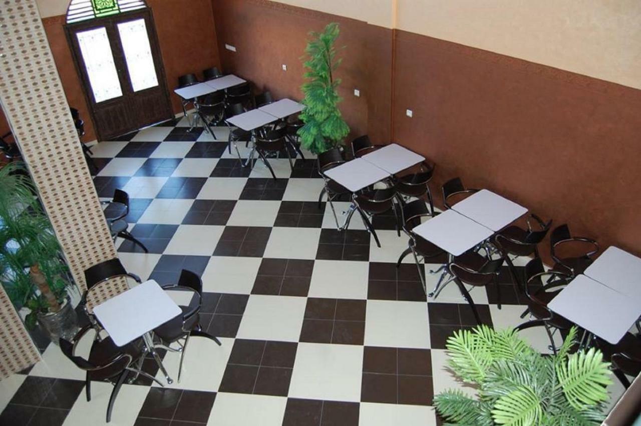 Hotel Amoudou فندق أمودو Тизнит Екстериор снимка